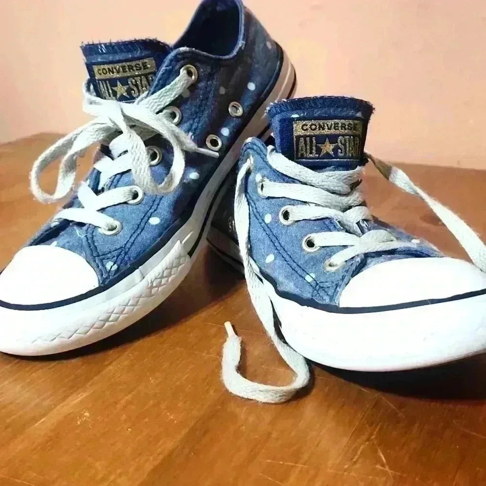 Girls converse blue jean with white dots size 2